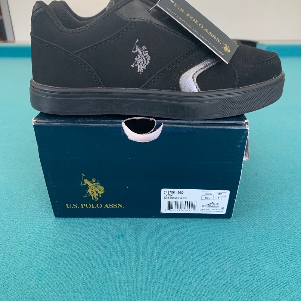 Shoes - Picture 2 of 3
